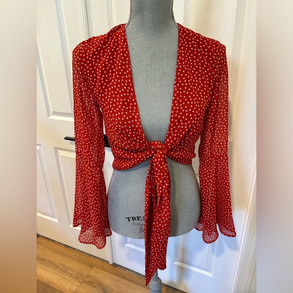 Urban Outfitters Star Flare Sleeves Top‎ SIZE XS Festival Party Summer Celebrate